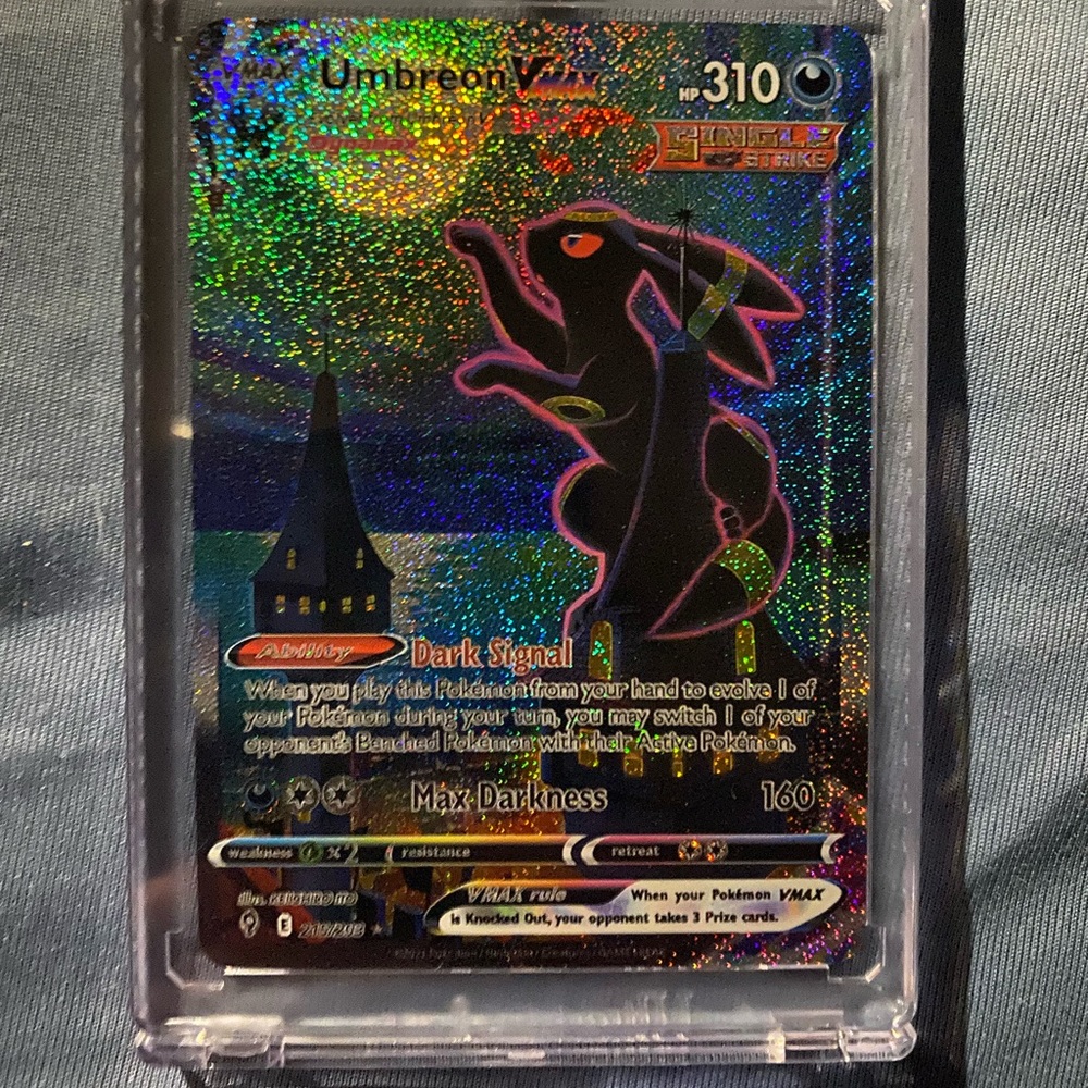Pokemon Umbreon VMAX Evolving Skies SWSH07